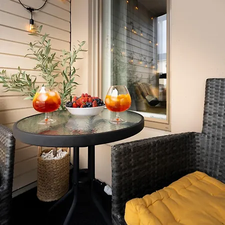 Premium In Center With Sauna And Balcony Апартаменты *