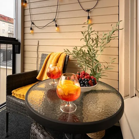 Premium In Center With Sauna And Balcony Apartment *