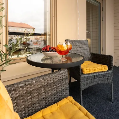 Premium In Center With Sauna And Balcony Апартаменты *