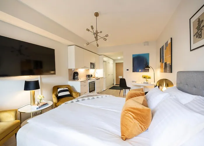 Premium In Center With Sauna And Balcony * 波里