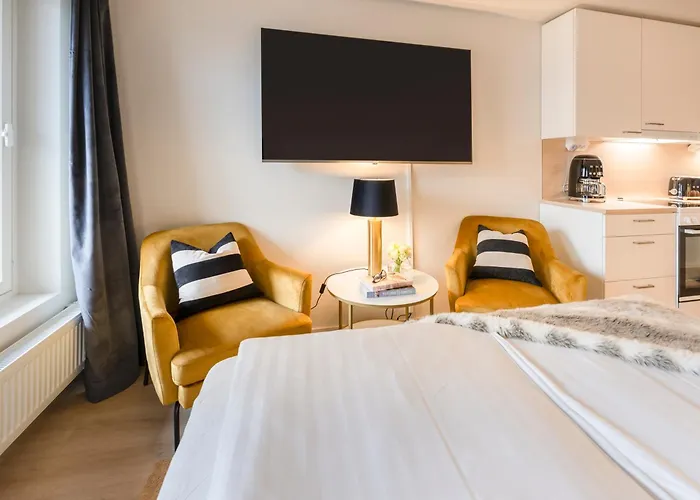 Premium In Center With Sauna And Balcony 波里